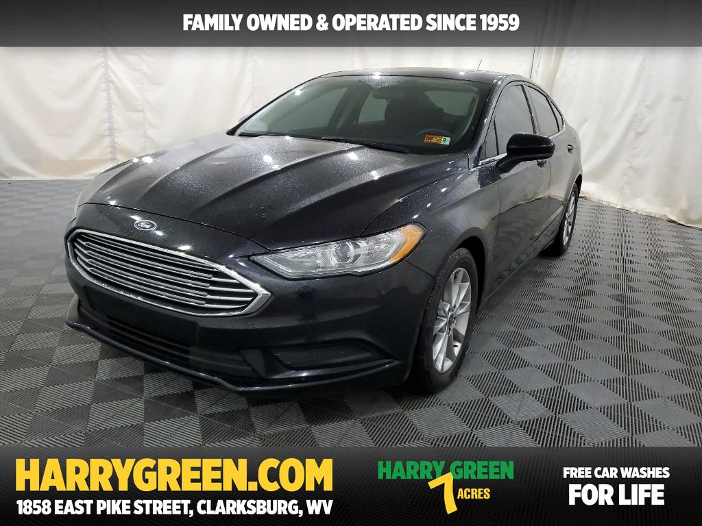 2017 Ford Fusion SE's photo