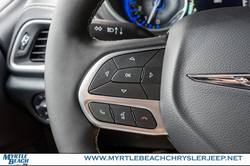 2026 Chrysler Pacifica photo 26