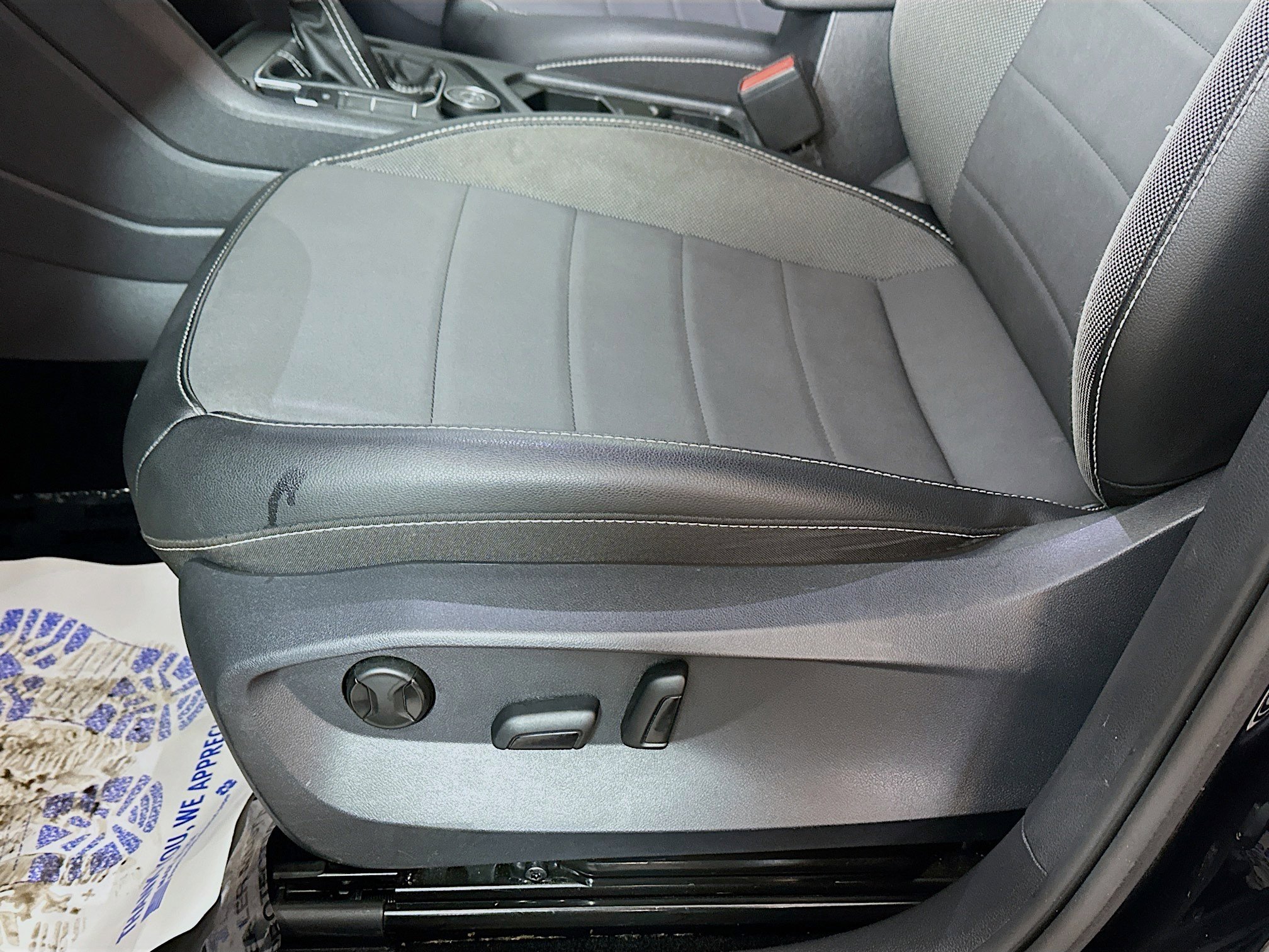 2022 Volkswagen Taos SE photo 18