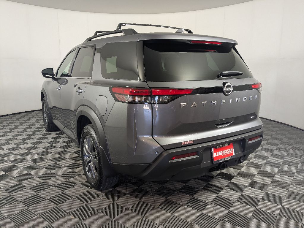 2025 Nissan Pathfinder SV photo 5