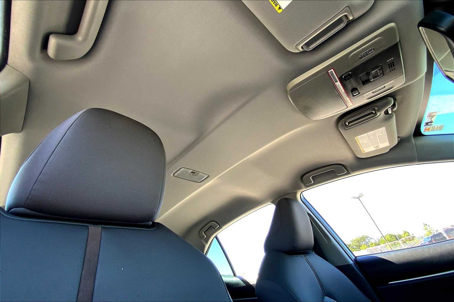2019 Toyota Camry LE photo 12