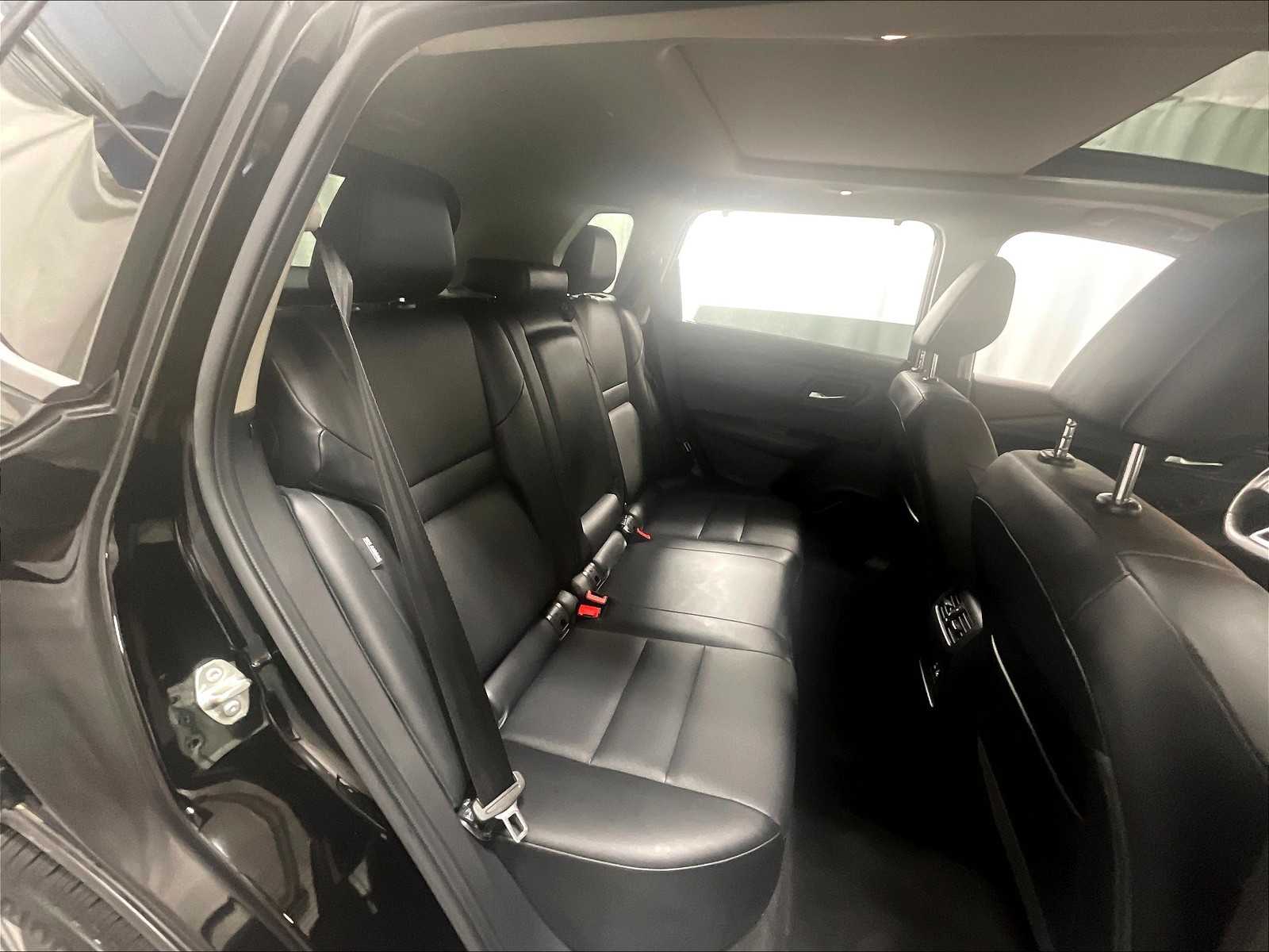2022 Nissan Rogue SV photo 16