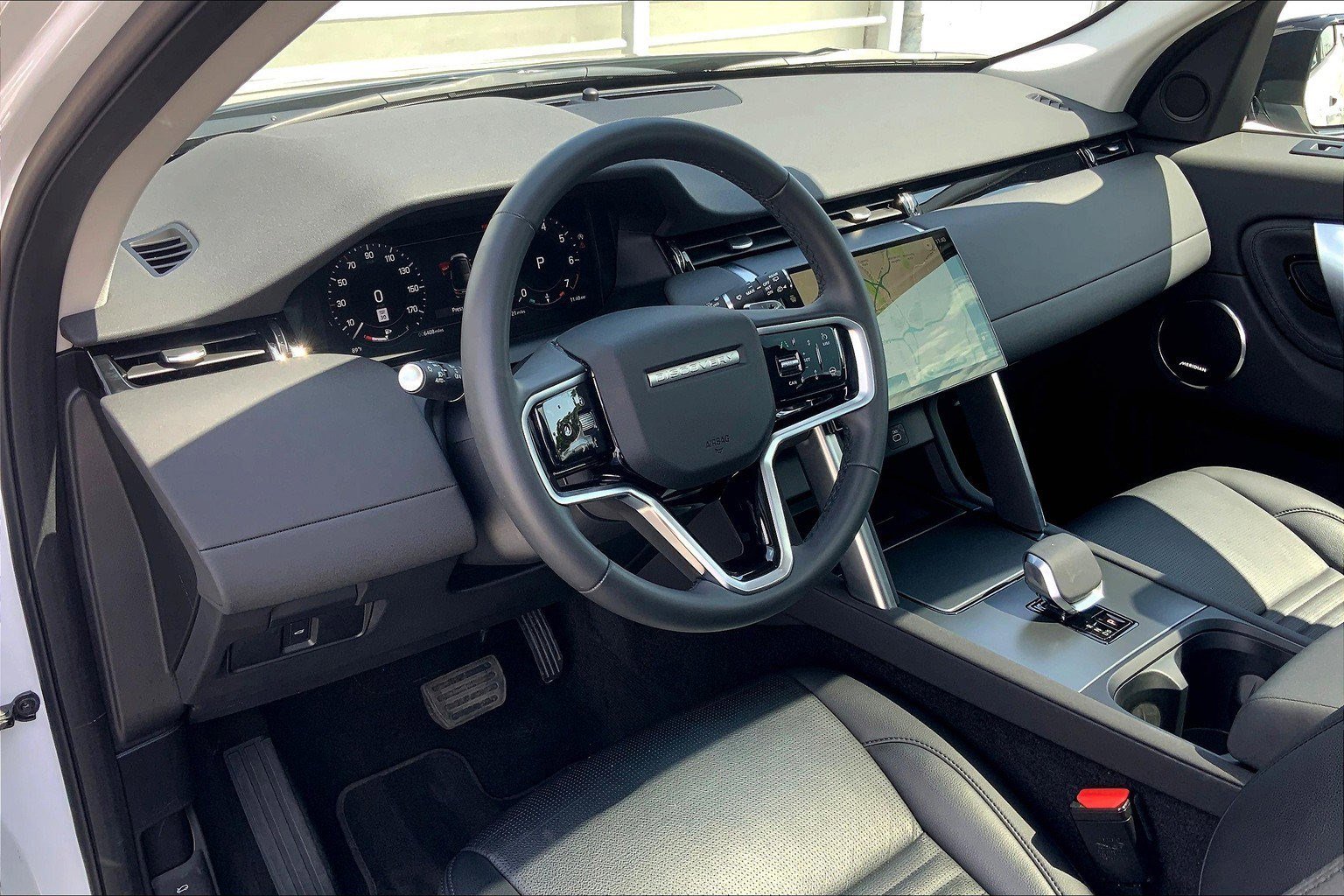 2024 Land Rover Discovery Sport S photo 16