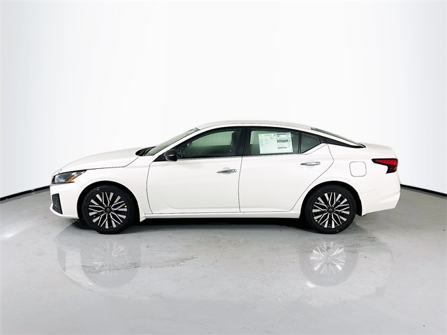 2025 Nissan Altima SV photo 4