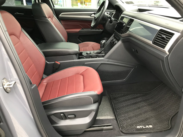 2022 Volkswagen Atlas Cross Sport V6 SEL Premium R-Line photo 32