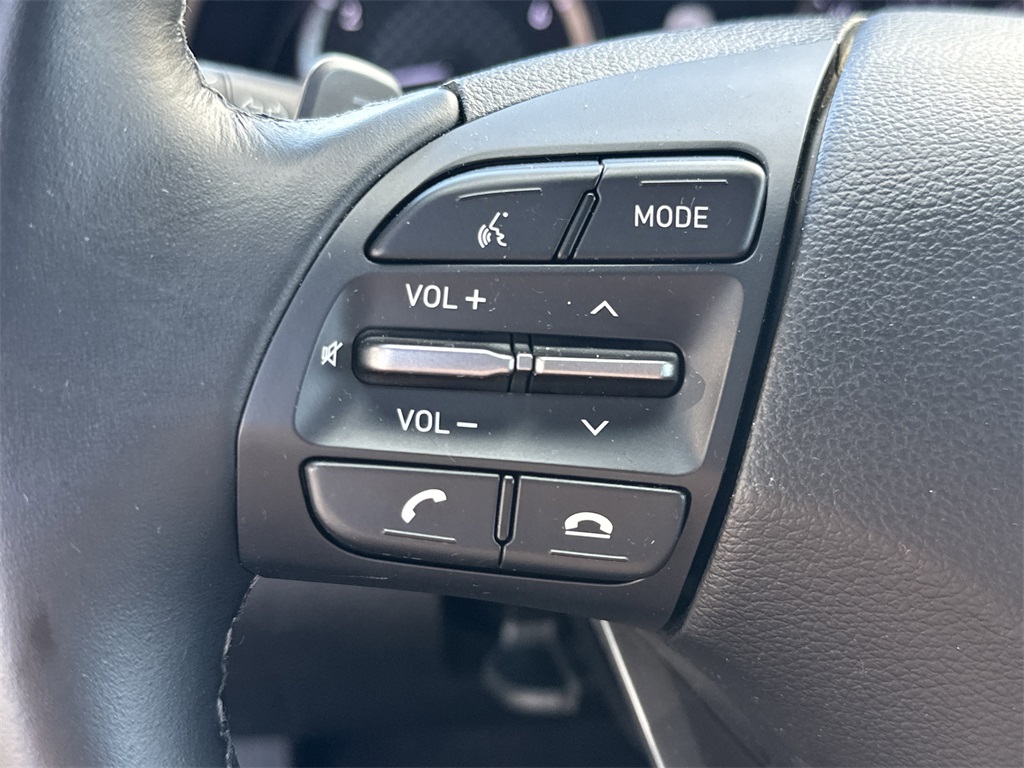 2021 Hyundai Veloster 2.0L Premium photo 20