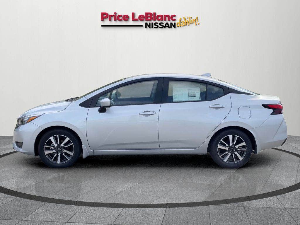 2025 Nissan Versa SV photo 4