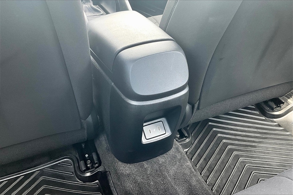 2024 Hyundai Elantra SE photo 33