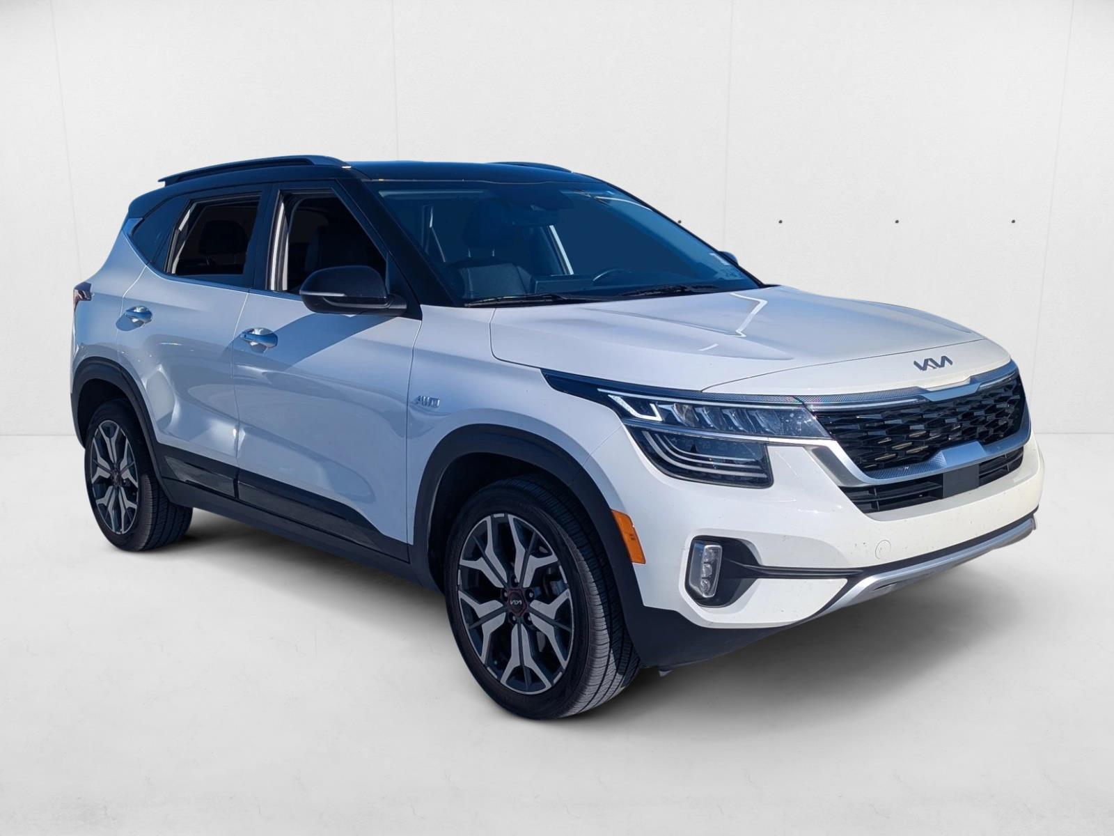 2023 Kia Seltos SX photo 3