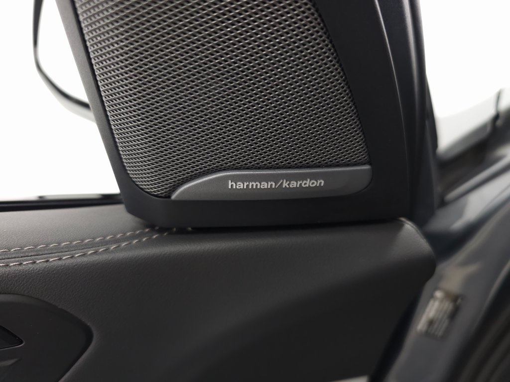 2023 BMW X7 - Image 15