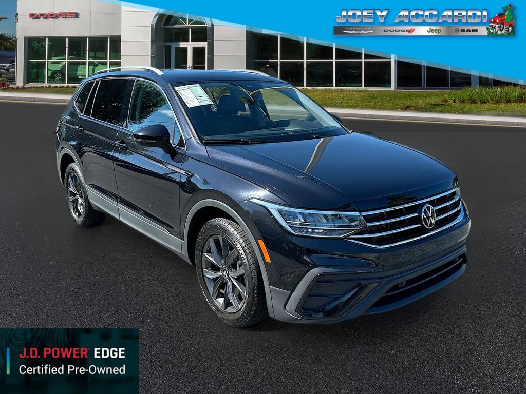 2022 Volkswagen Tiguan SE's photo