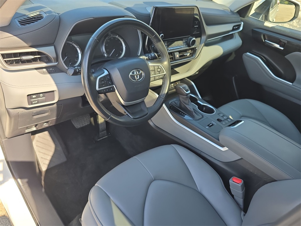 2023 Toyota Highlander XLE photo 15