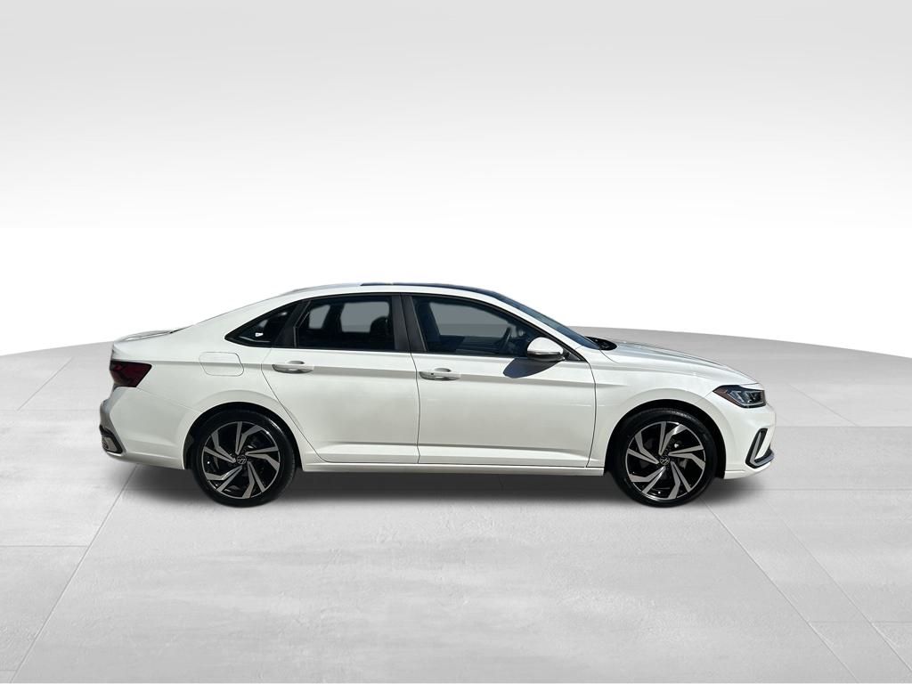 2025 Volkswagen Jetta 1.5T SEL photo 2