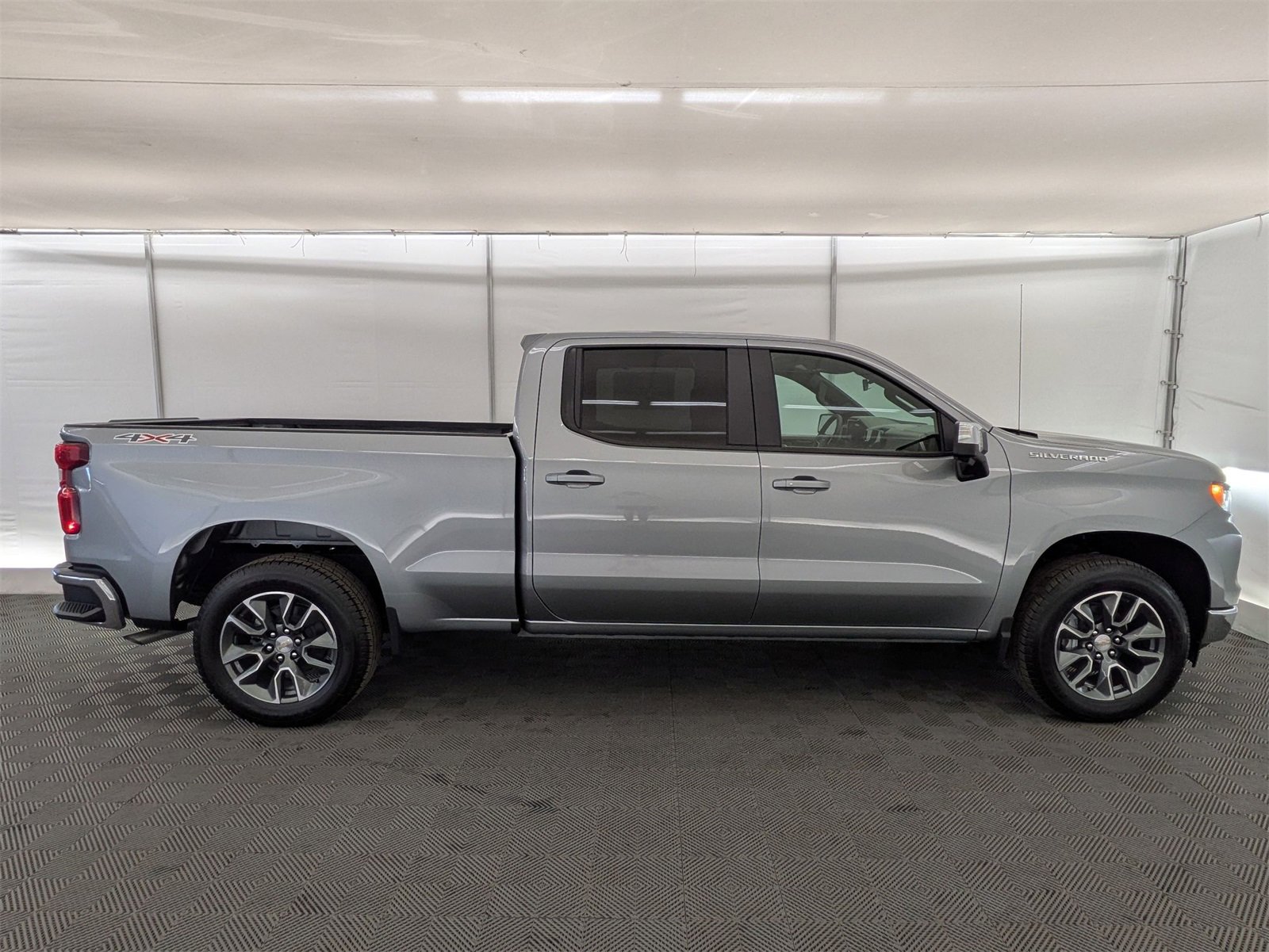 2025 Chevrolet Silverado 1500 LT photo 6