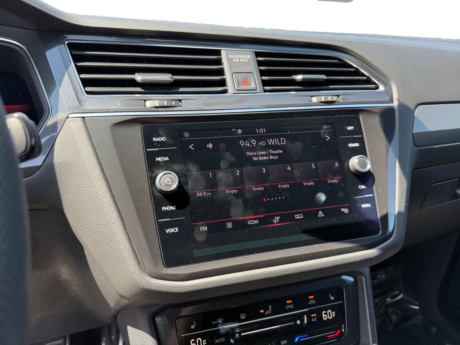 2022 Volkswagen Tiguan SE R-Line Black photo 12