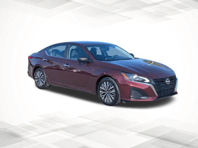 2024 Nissan Altima 2.5 SV photo 2