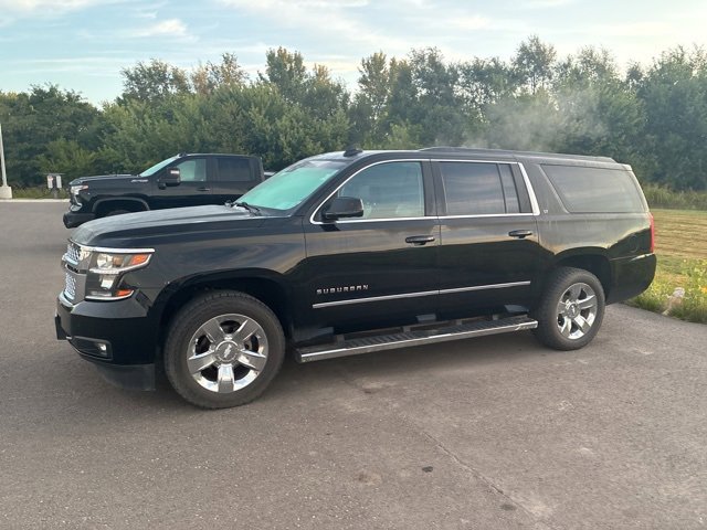 Used 2019 Chevrolet Suburban LT with VIN 1GNSKHKC4KR245124 for sale in Kansas City