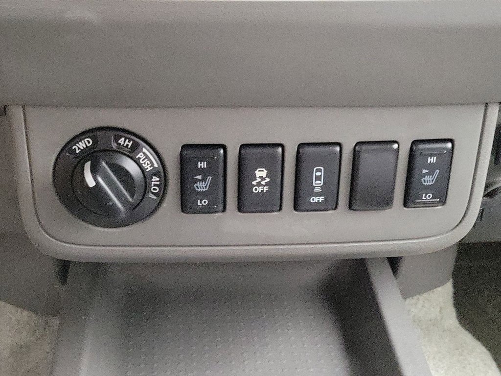 2016 Nissan Frontier SV photo 15