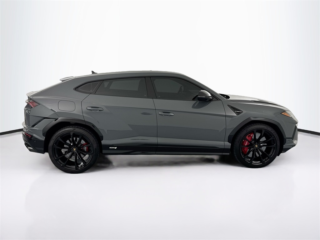 2023 Lamborghini Urus S photo 4