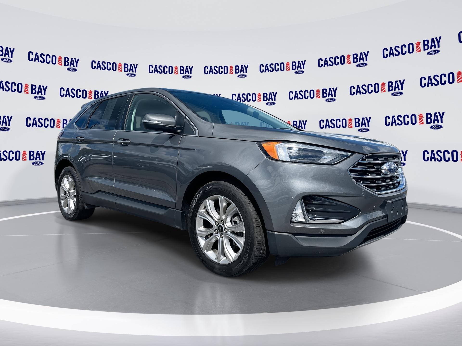 2024 Ford Edge Titanium's photo