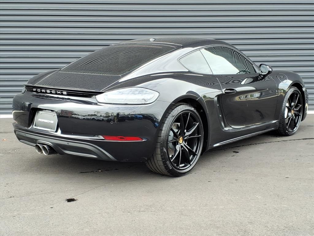 2022 Porsche Cayman T photo 23