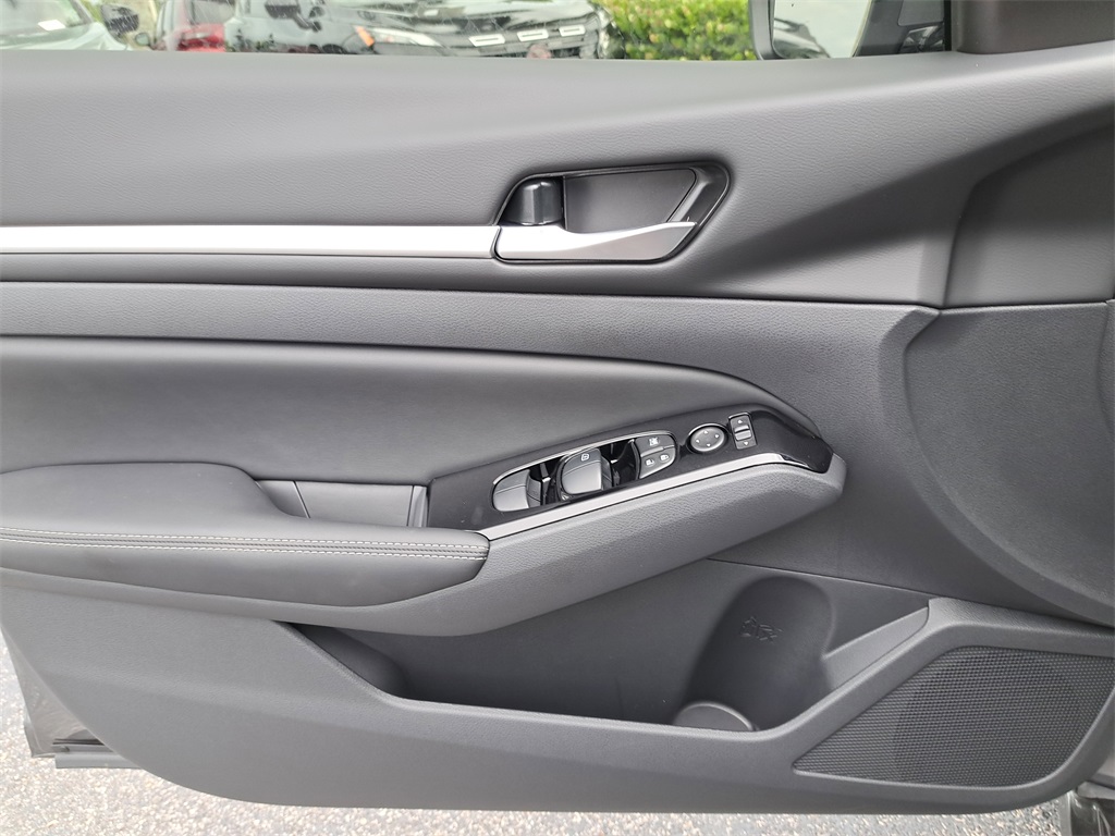 2025 Nissan Altima 2.5 SL photo 21