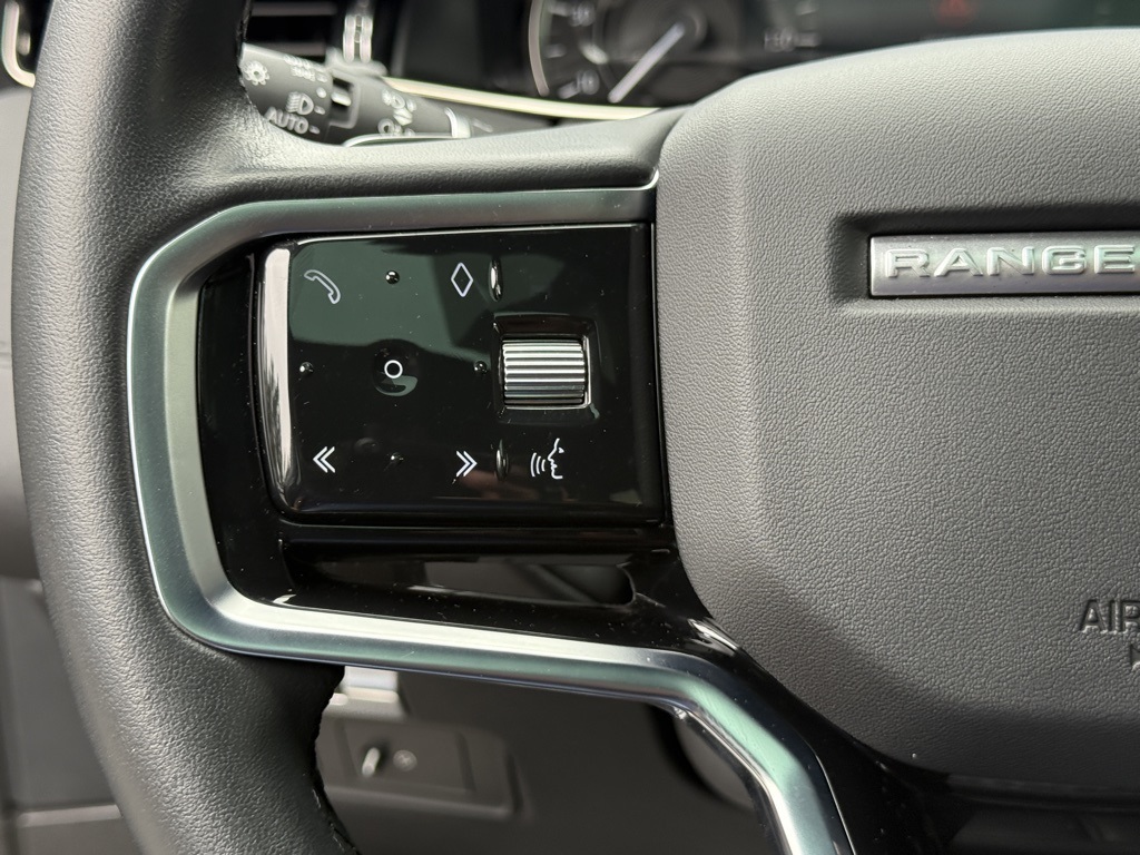 2023 Land Rover Range Rover Evoque R-Dynamic SE photo 18