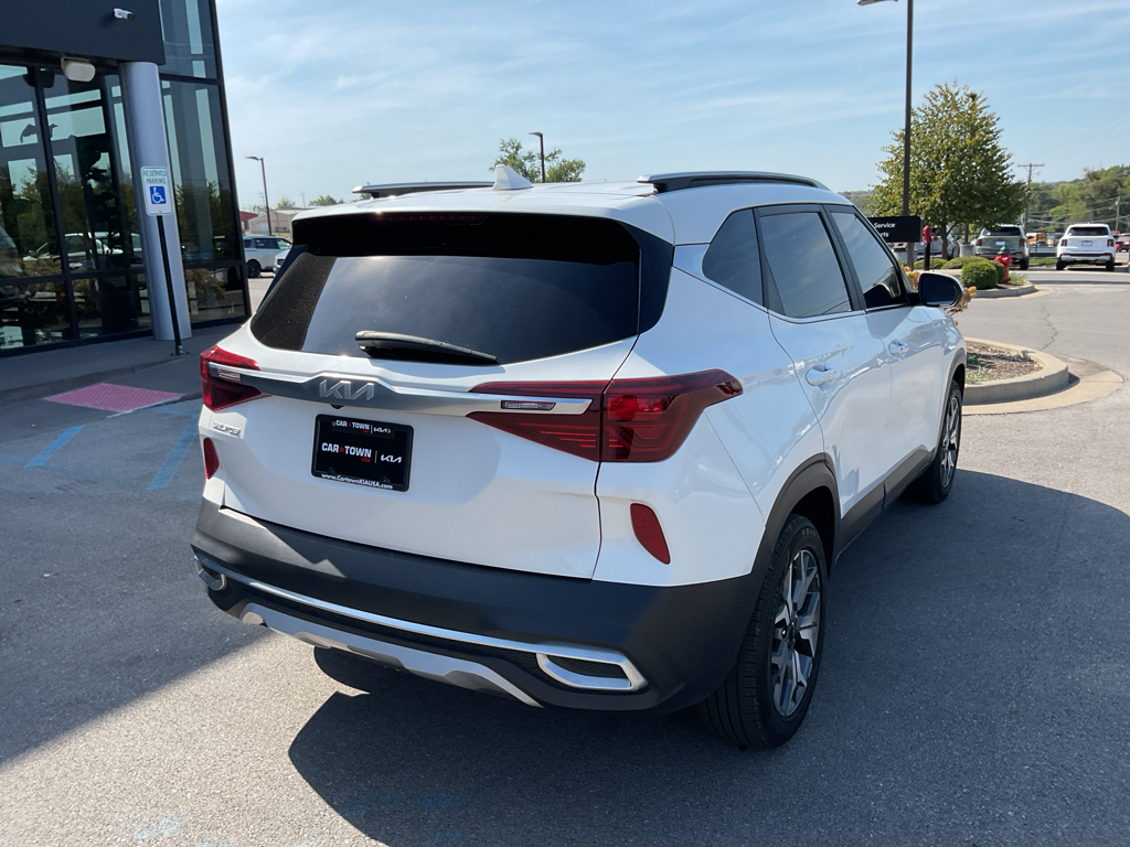 2023 Kia Seltos EX photo 7