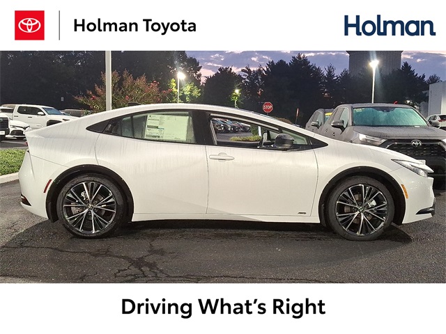 2026 Toyota Prius XLE's photo