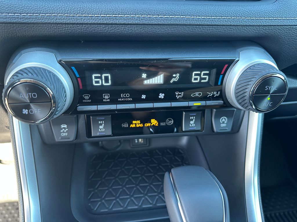 2025 Toyota RAV4 XLE Premium photo 16