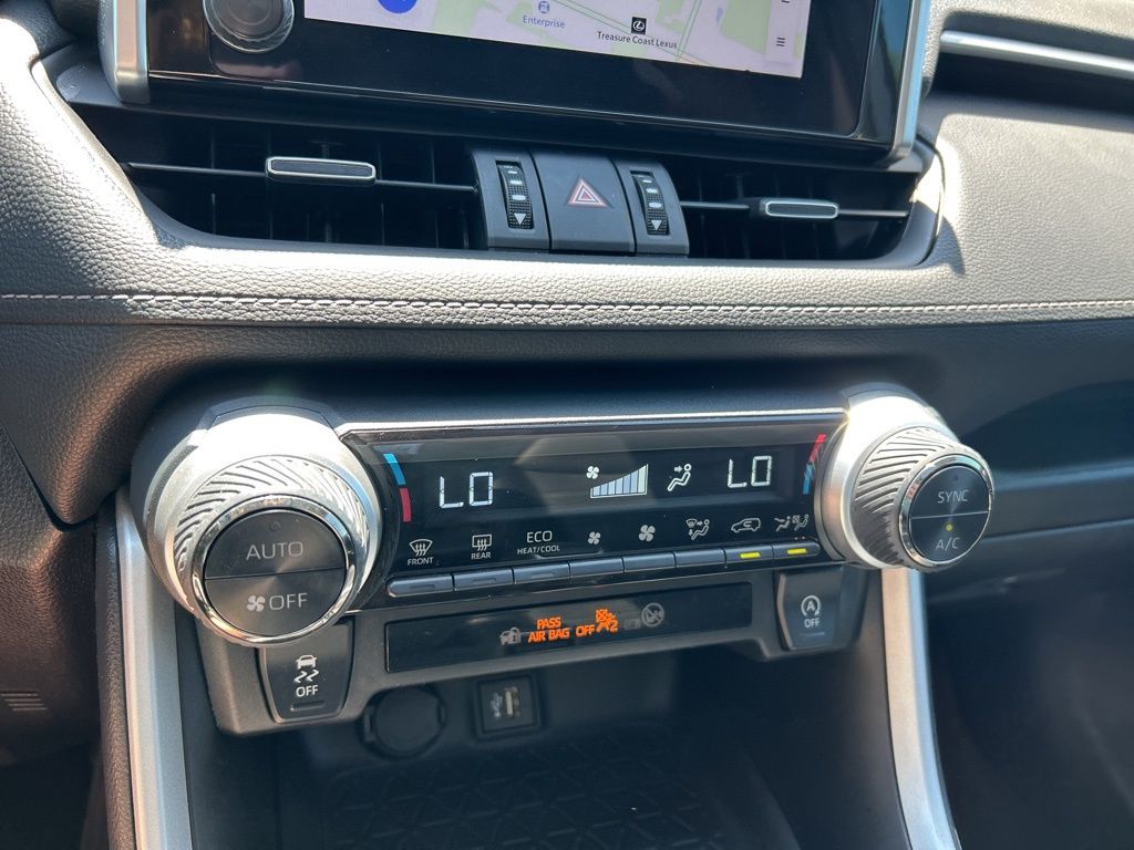 2023 Toyota RAV4 XLE Premium photo 28