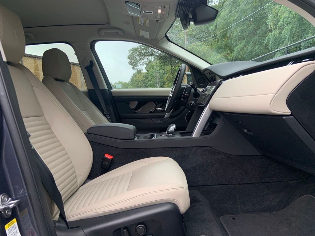 2025 Land Rover Discovery Sport S photo 17