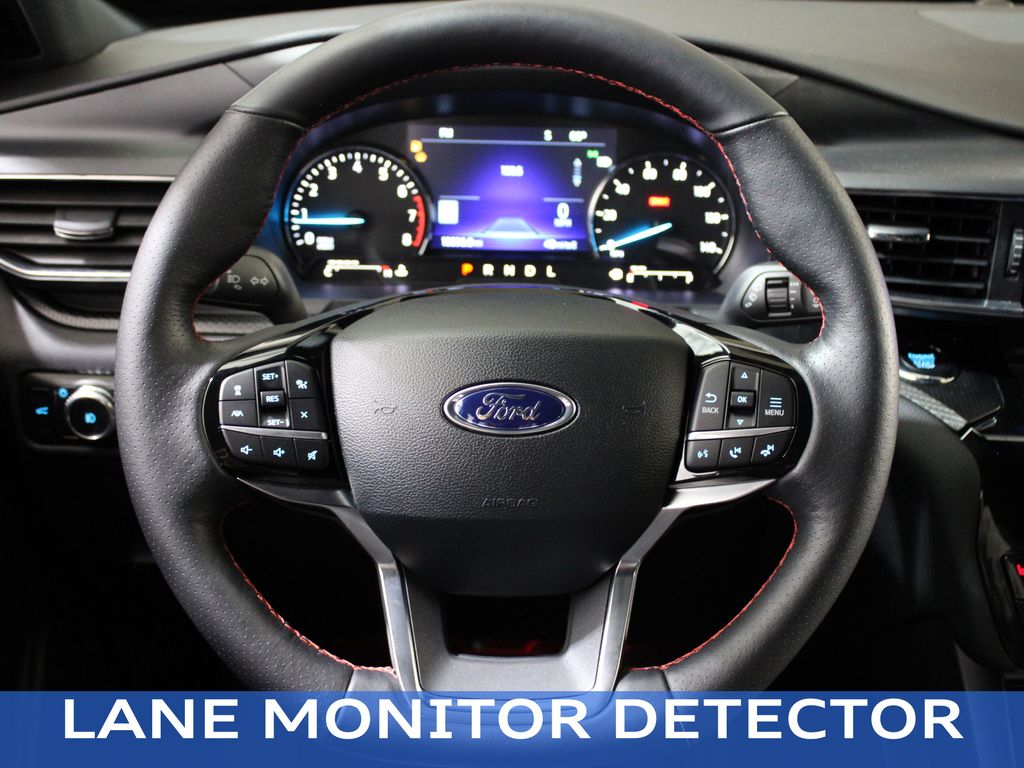 2023 Ford Explorer ST-Line photo 3