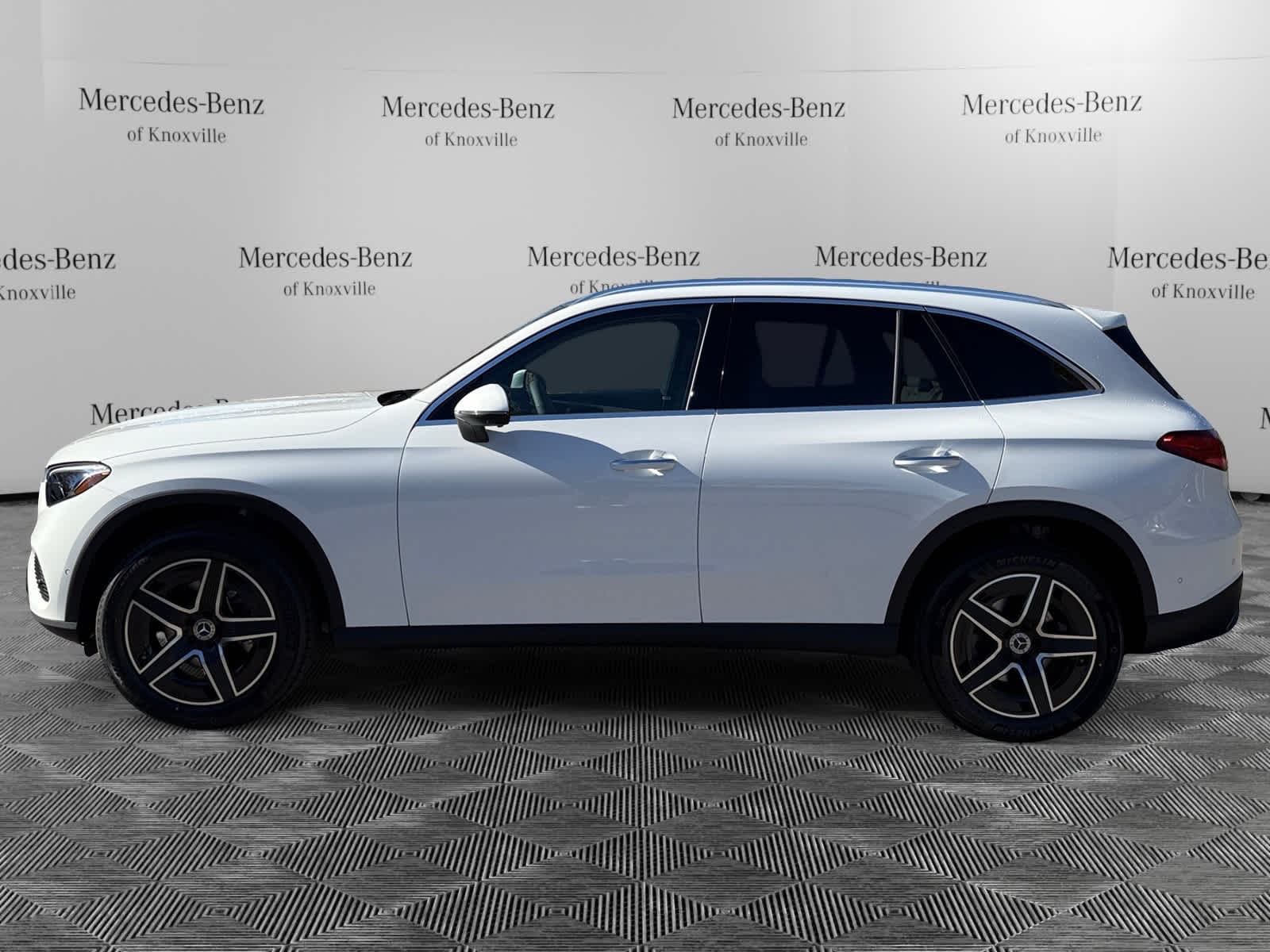 2026 Mercedes Benz GLC 300 4MATIC photo 2