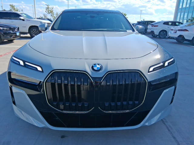 2026 Bmw 740i photo 2
