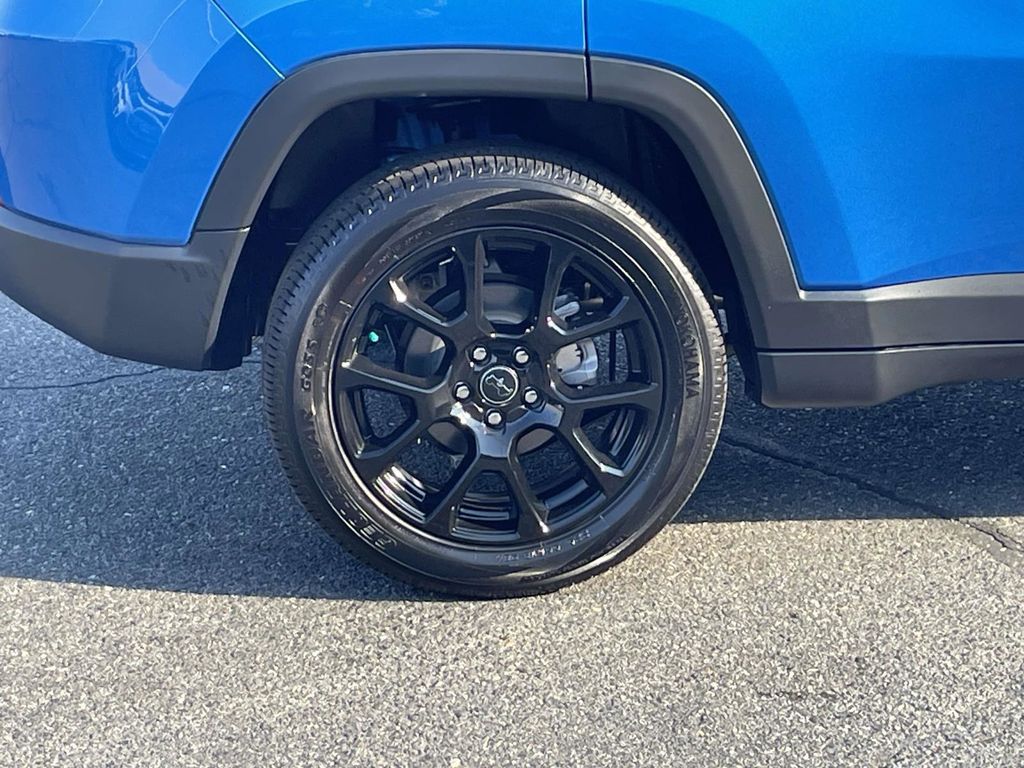 2025 Jeep Compass Latitude photo 10