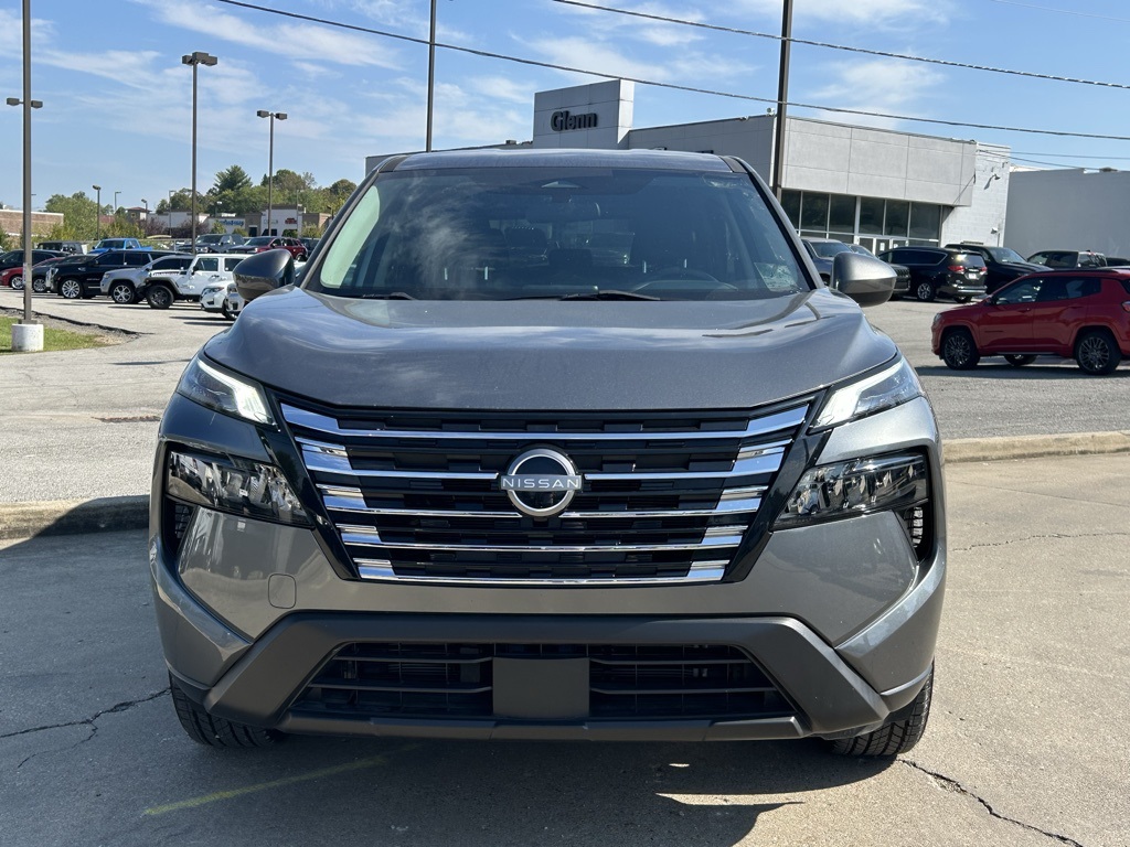 2024 Nissan Rogue SV photo 3