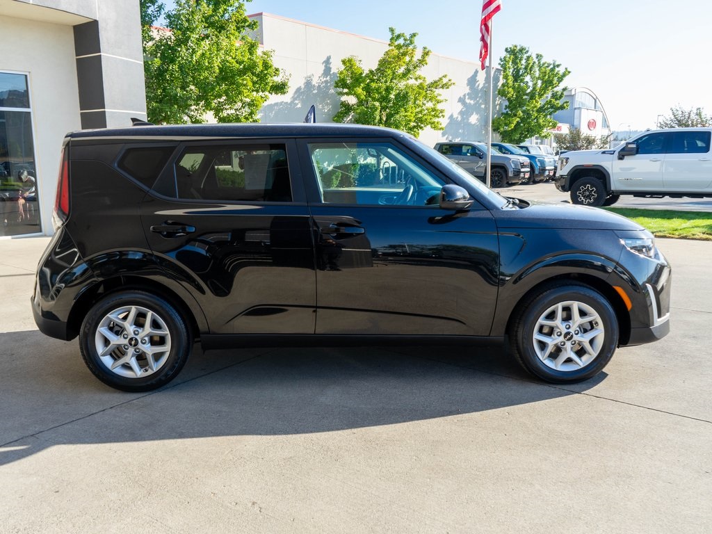 2023 Kia Soul LX photo 7