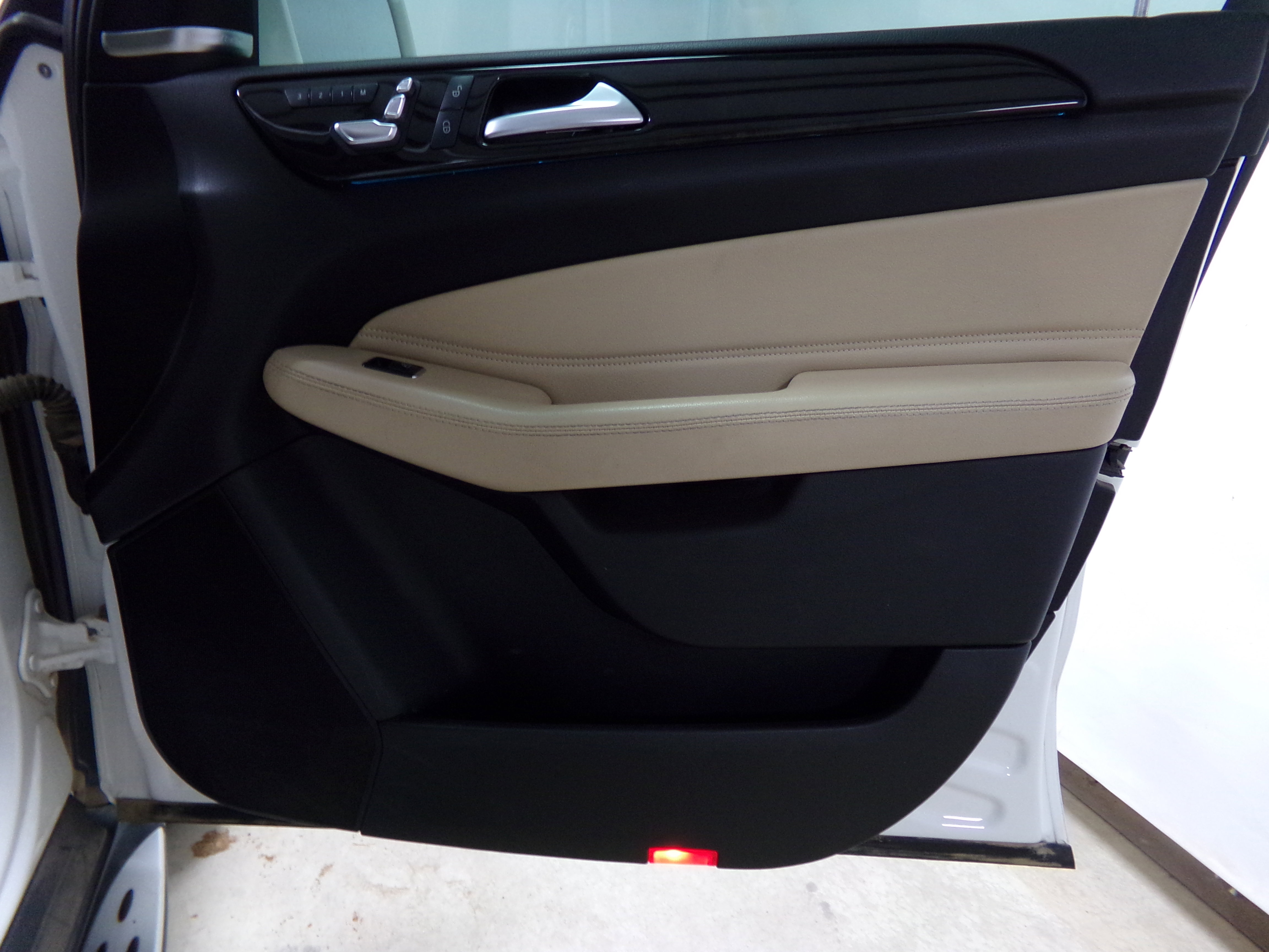 2019 Mercedes Benz GLS 450 photo 7