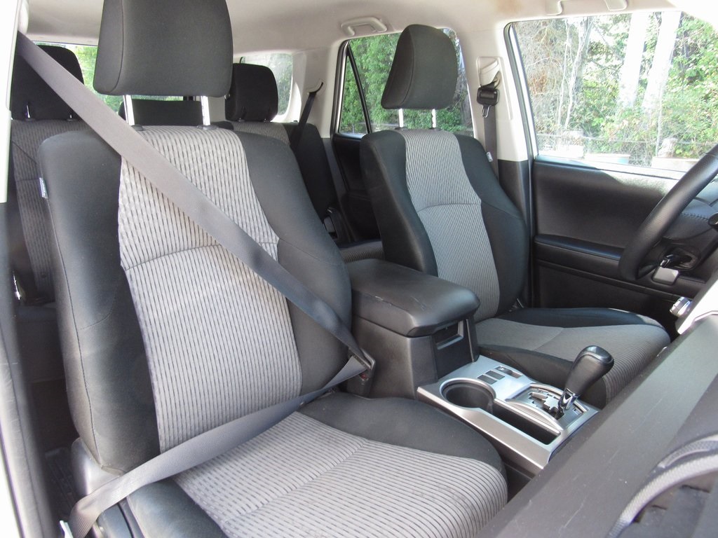 2020 Toyota 4Runner SR5 photo 18