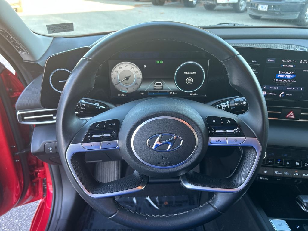 2022 Hyundai Elantra SEL Convenience photo 16
