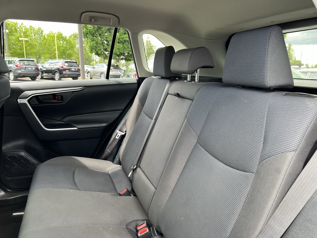 2020 Toyota RAV4 Hybrid LE photo 25