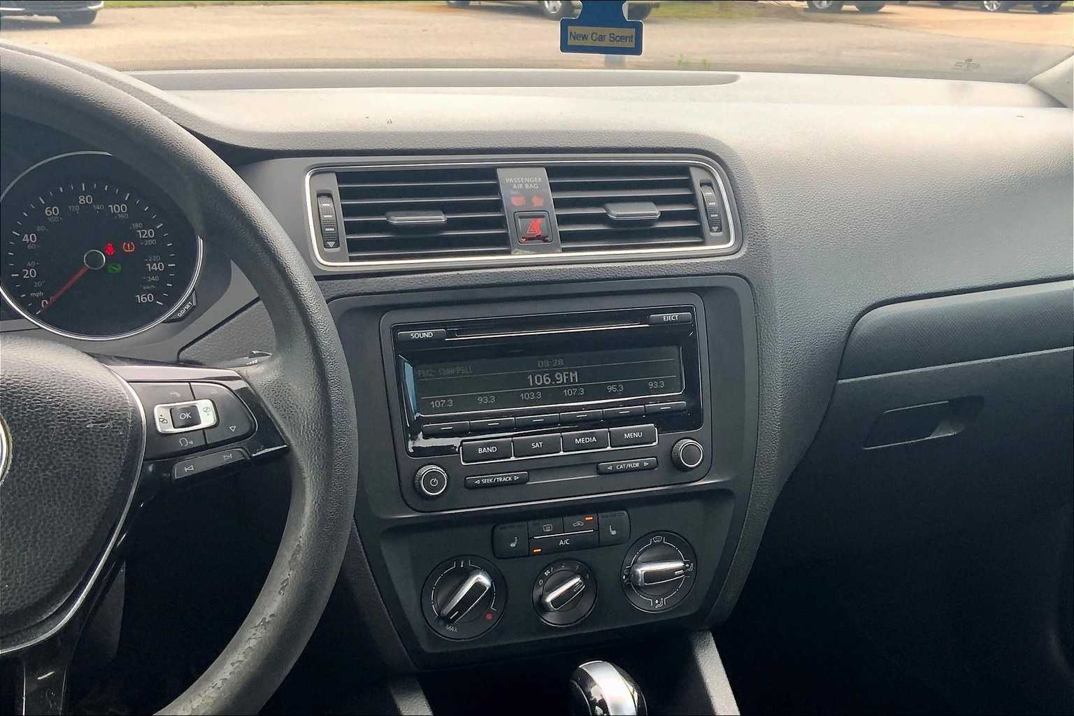2015 Volkswagen Jetta 1.8T SE photo 6
