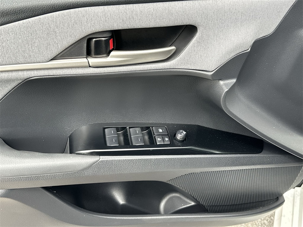 2025 Toyota Camry LE photo 13
