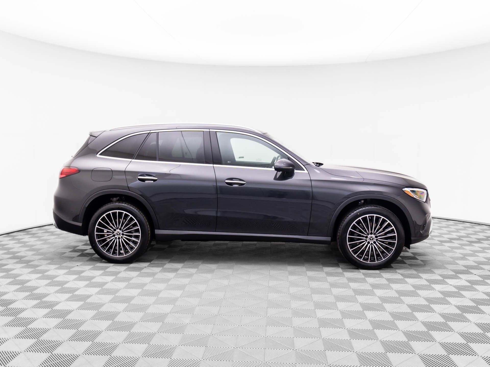 2025 Mercedes Benz GLC 300 4MATIC photo 7