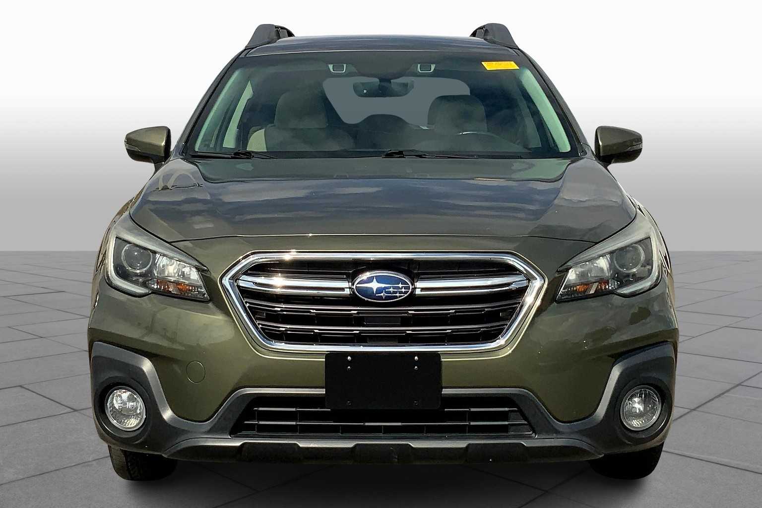 2019 Subaru Outback Premium photo 3