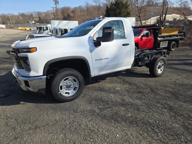 2024 Chevrolet Silverado 2500HD photo 2