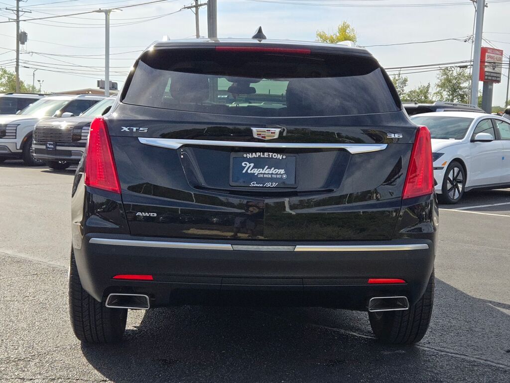 2018 Cadillac XT5 Luxury photo 13