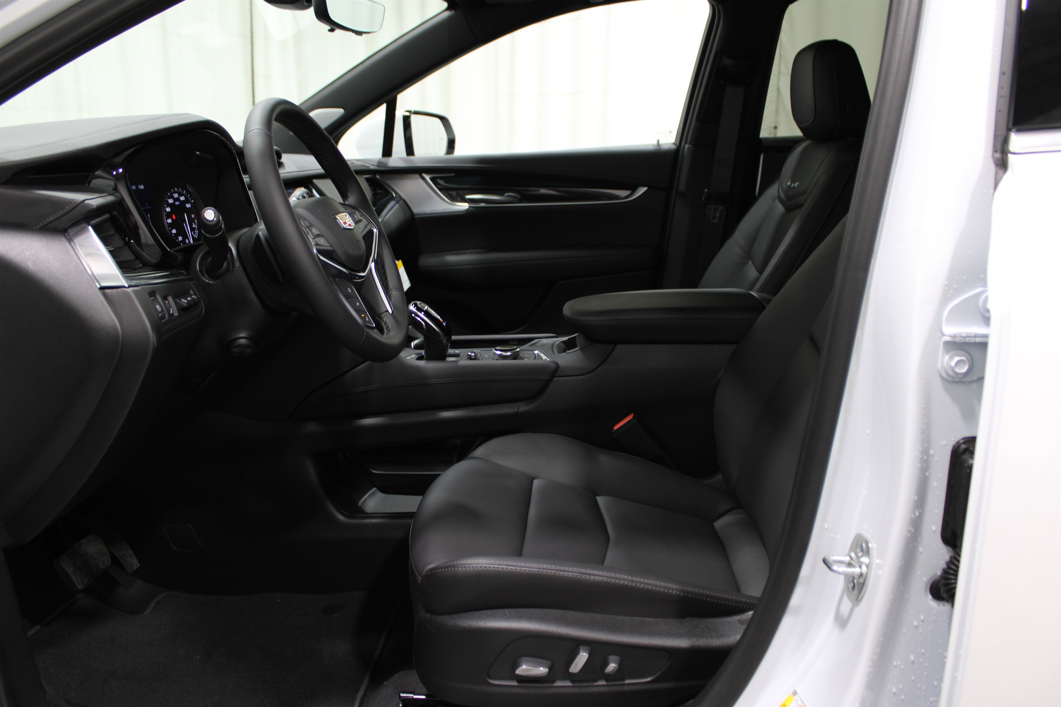 2026 Cadillac XT5 Premium Luxury photo 3