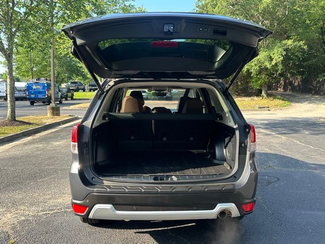 2020 Subaru Forester Touring photo 11